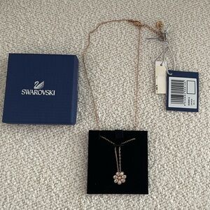 Swarovski‎ Crystal Flower Necklace